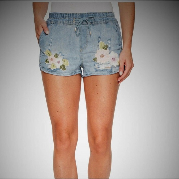 ROMEO + JULIET COUTURE flower patch Embridered Jean shorts with drawstrings - Picture 1 of 7